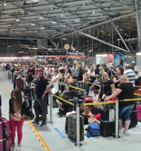 Köln Havalimanında gecikmeler devam ediyor