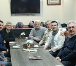 Hacda başlayan dostlukları dokuz yıldır devam ediyor