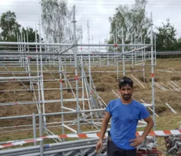 Türk işçi inşaat iskelesinden düşerek hayatını kaybetti