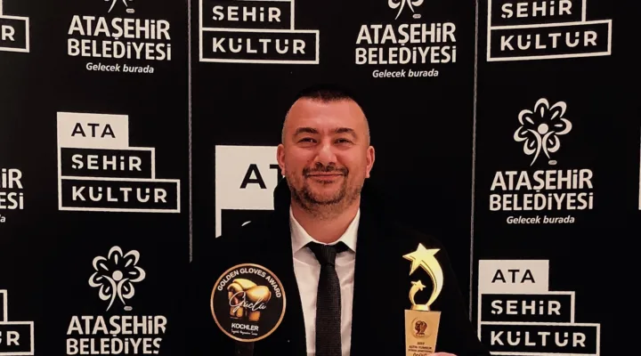 Boksörlere Destek Veren Türk: İlker Furat