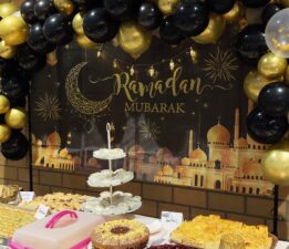 Herneli öğretmenler okulda birlikte iftar açtı