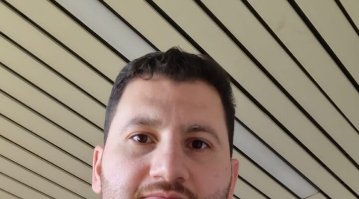 Hafta içi öğretmen, hafta sonu hakem!