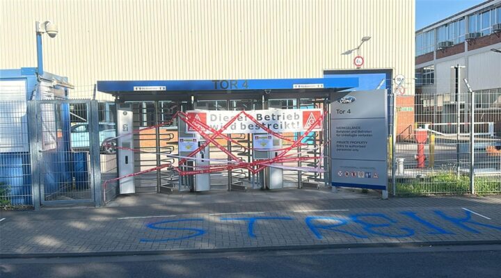 Ford işçileri Köln’de bir günlük grevde