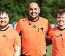 Yasin Öğretmen final maçında düdük çaldı