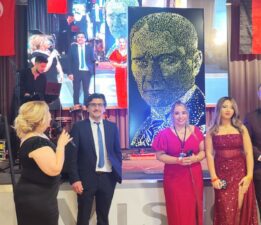 Atatürk Tablosu, Eğitim Balosuna Damga Vurdu