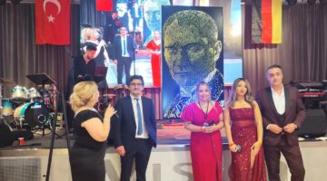 Atatürk Tablosu, Eğitim Balosuna Damga Vurdu